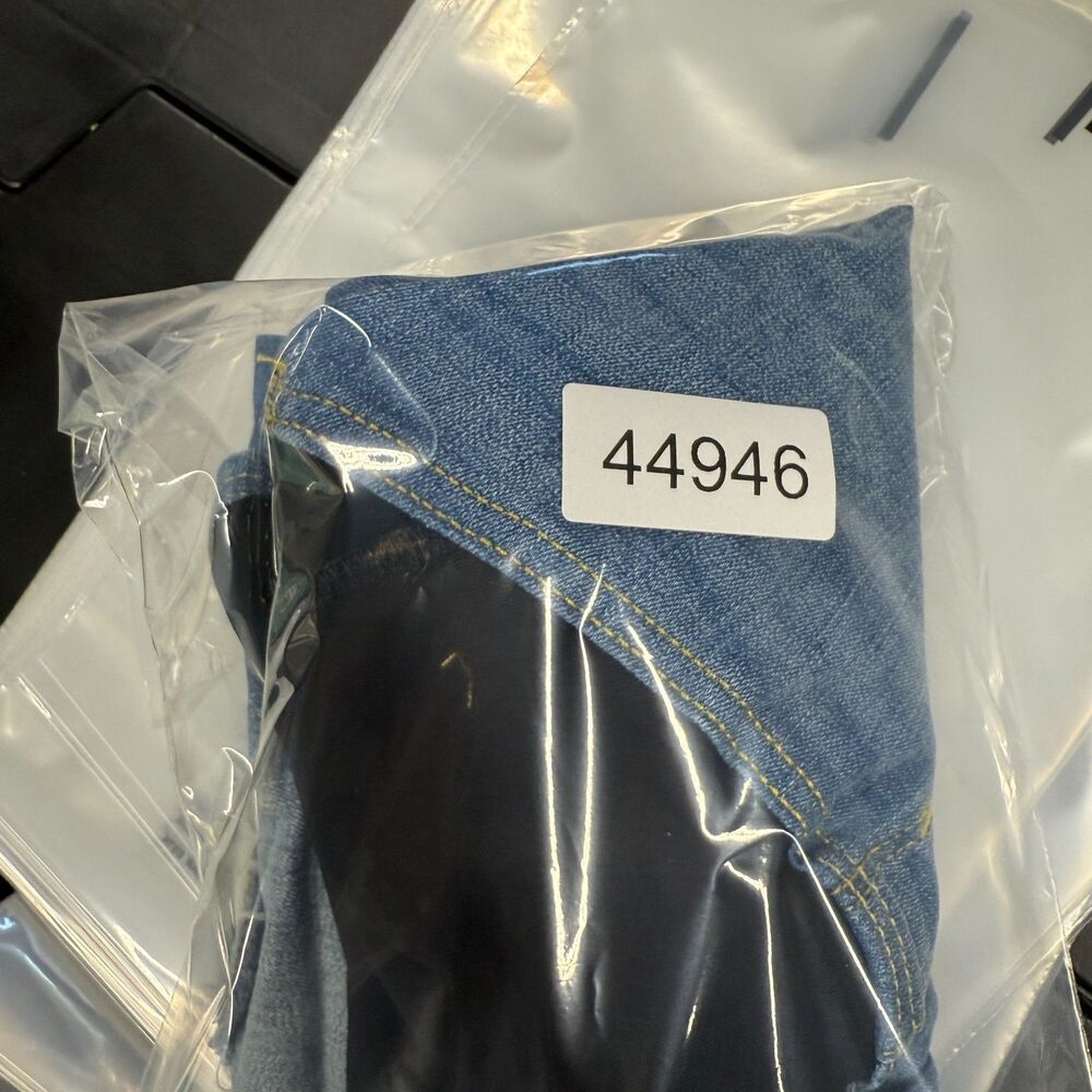 Ingrid & Isabel Maternity Shorts Women 12 Maternity Blue Cut Off Denim Pull On - Picture 5 of 5